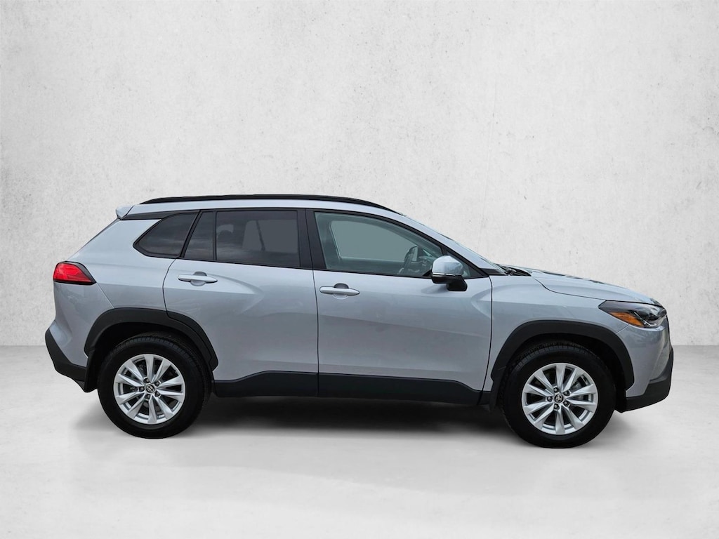 Used 2024 Toyota Corolla Cross LE SUV