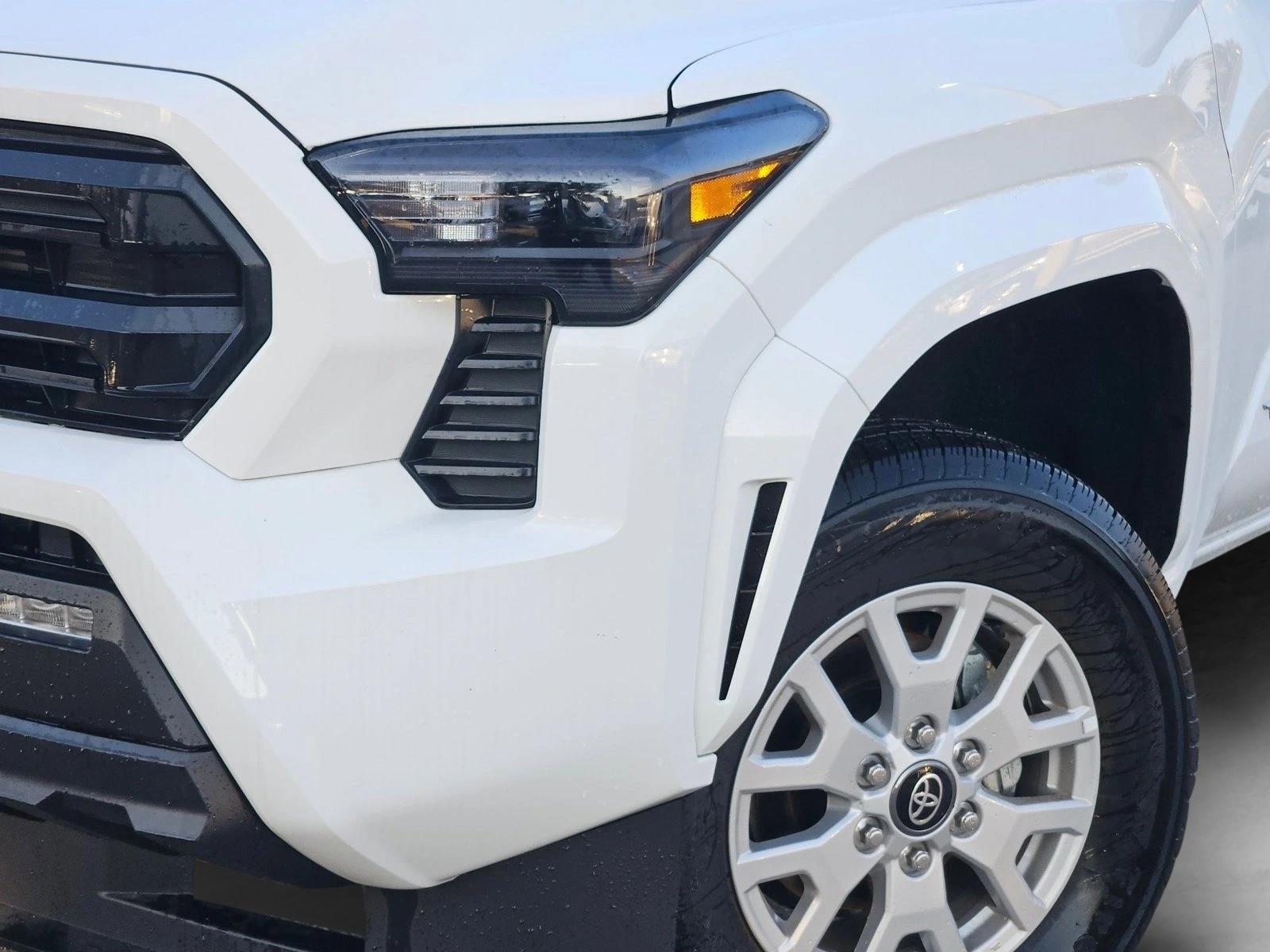 2024 Toyota Tacoma SR5 Double Cab photo 4