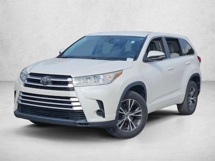 2017 Toyota Highlander LE I4 SUV