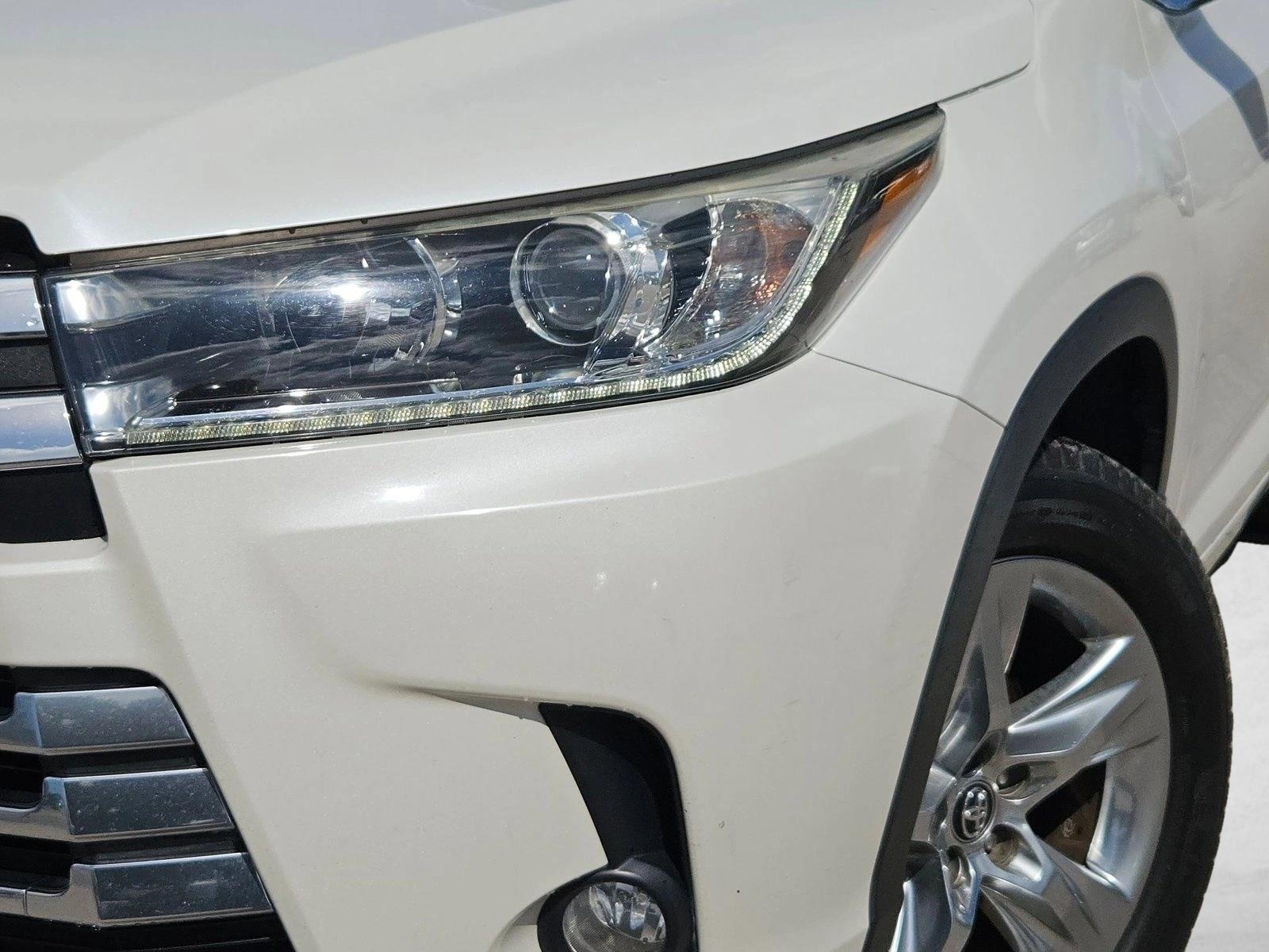 2017 Toyota Highlander Limited photo 4