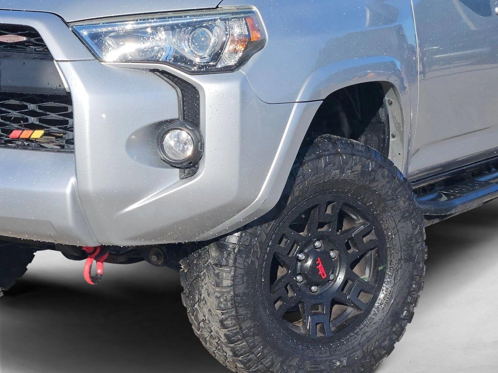 2020 Toyota 4Runner SR5 4WD photo 4