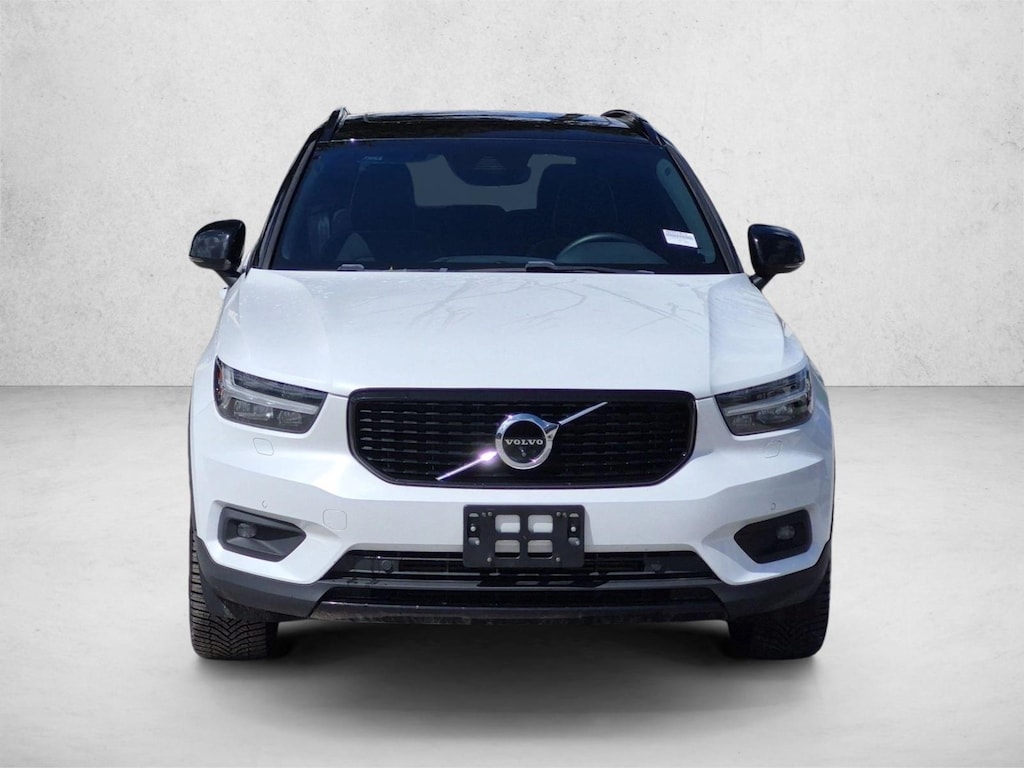 Used 2022 Volvo XC40 T5 AWD R-Design SUV