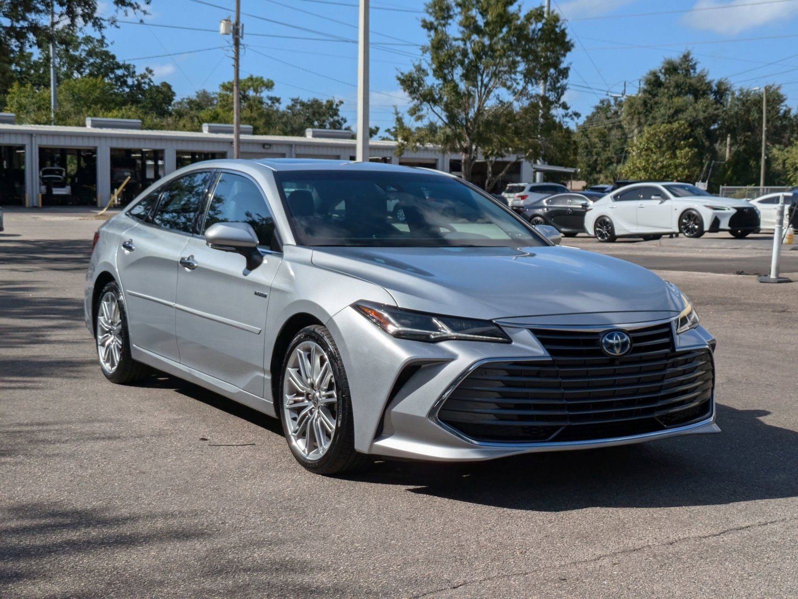 2021 Toyota Avalon Hybrid Limited photo 3