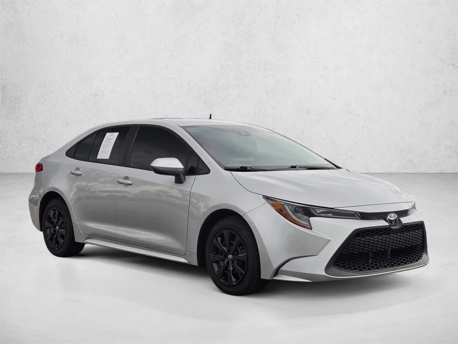 2021 Toyota Corolla LE photo 3