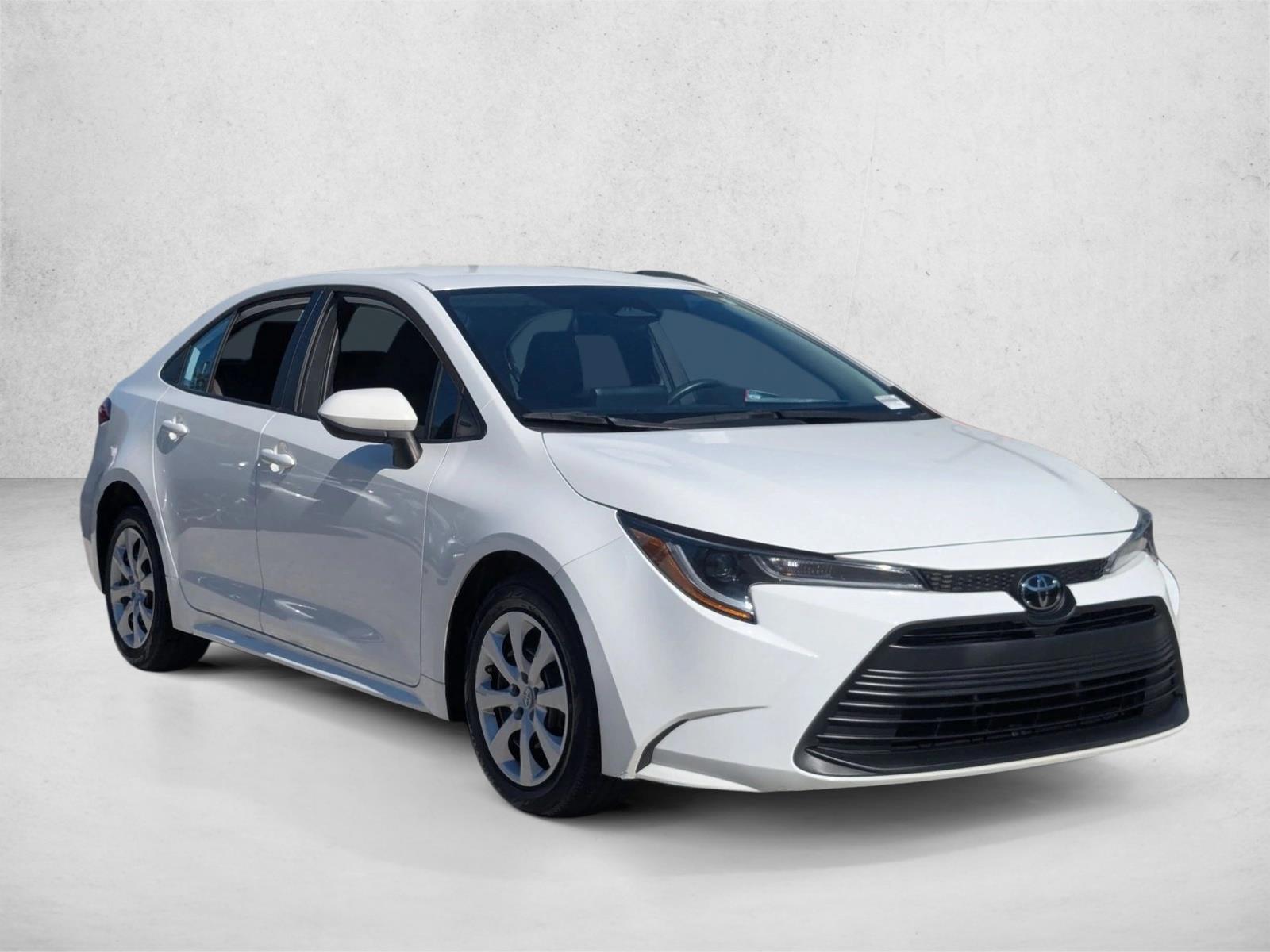 2023 Toyota Corolla LE photo 3