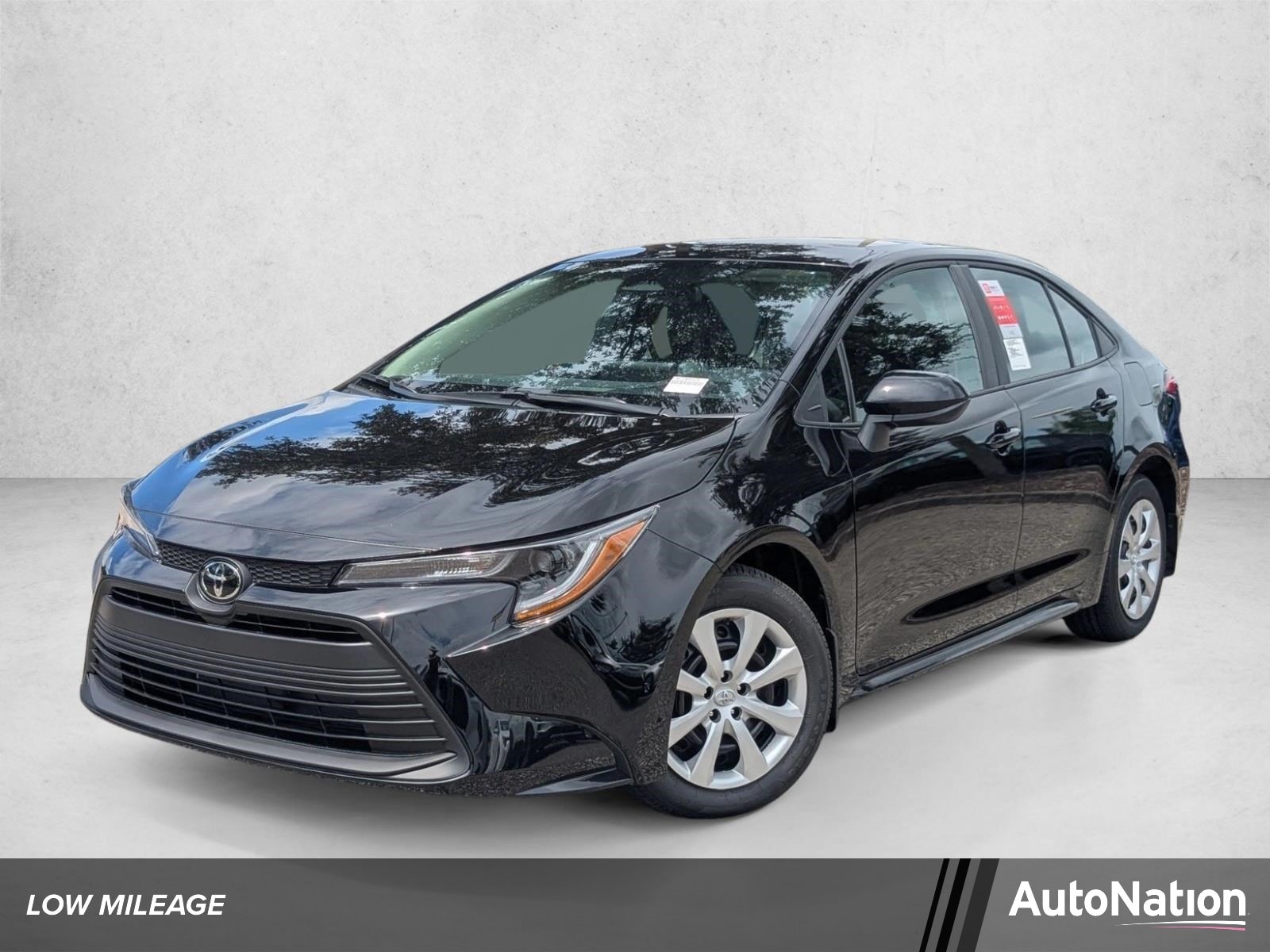 2025 Toyota Corolla LE CVT's photo
