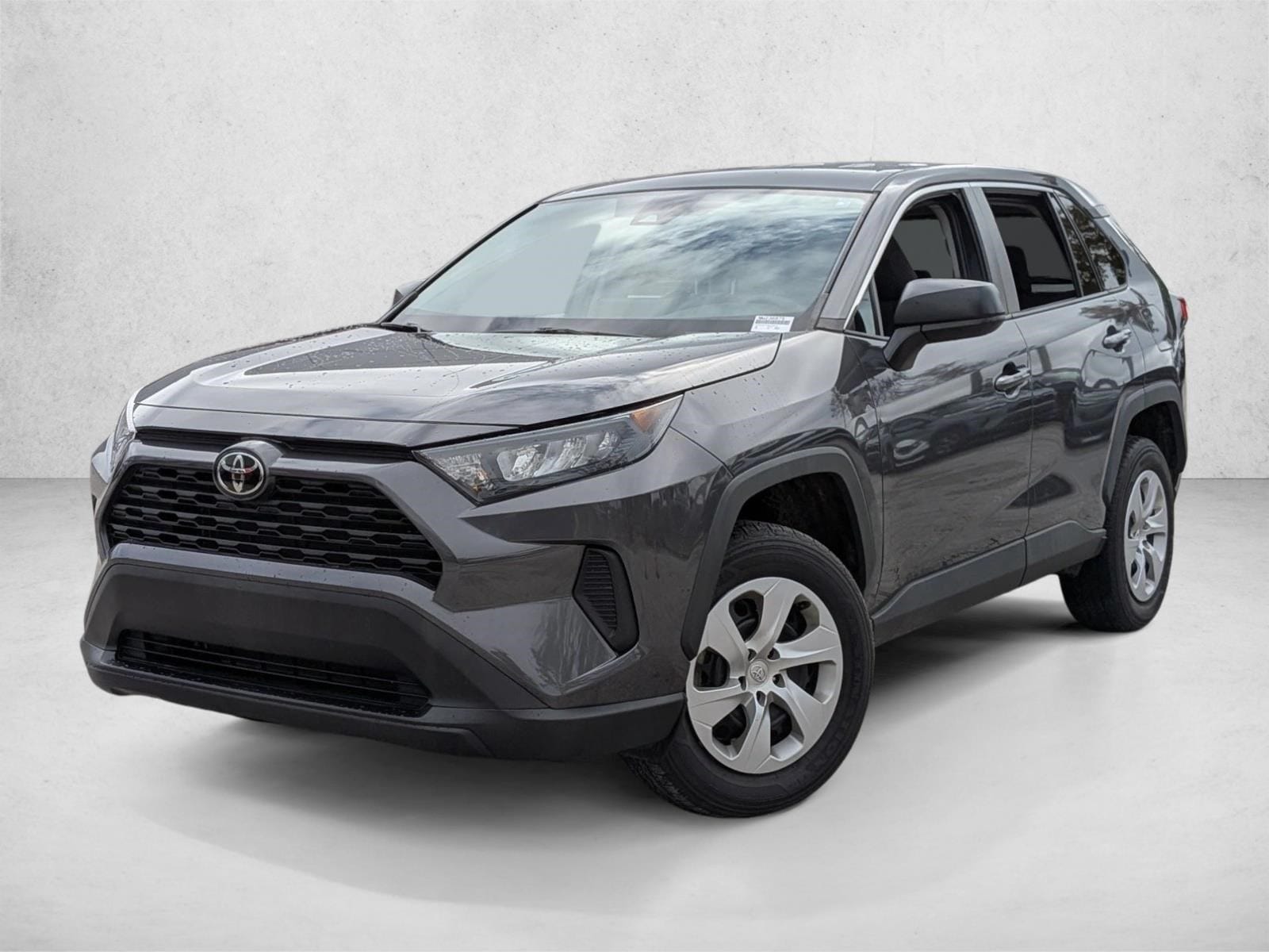 2022 Toyota RAV4 LE's photo