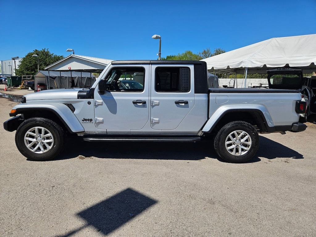 Used 2023 Jeep Gladiator Sport Truck Crew Cab