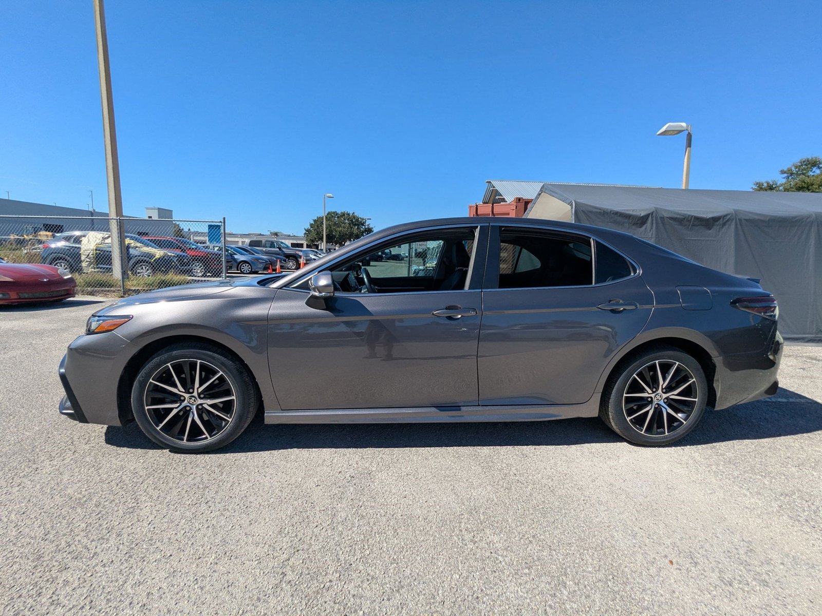 2023 Toyota Camry SE photo 2