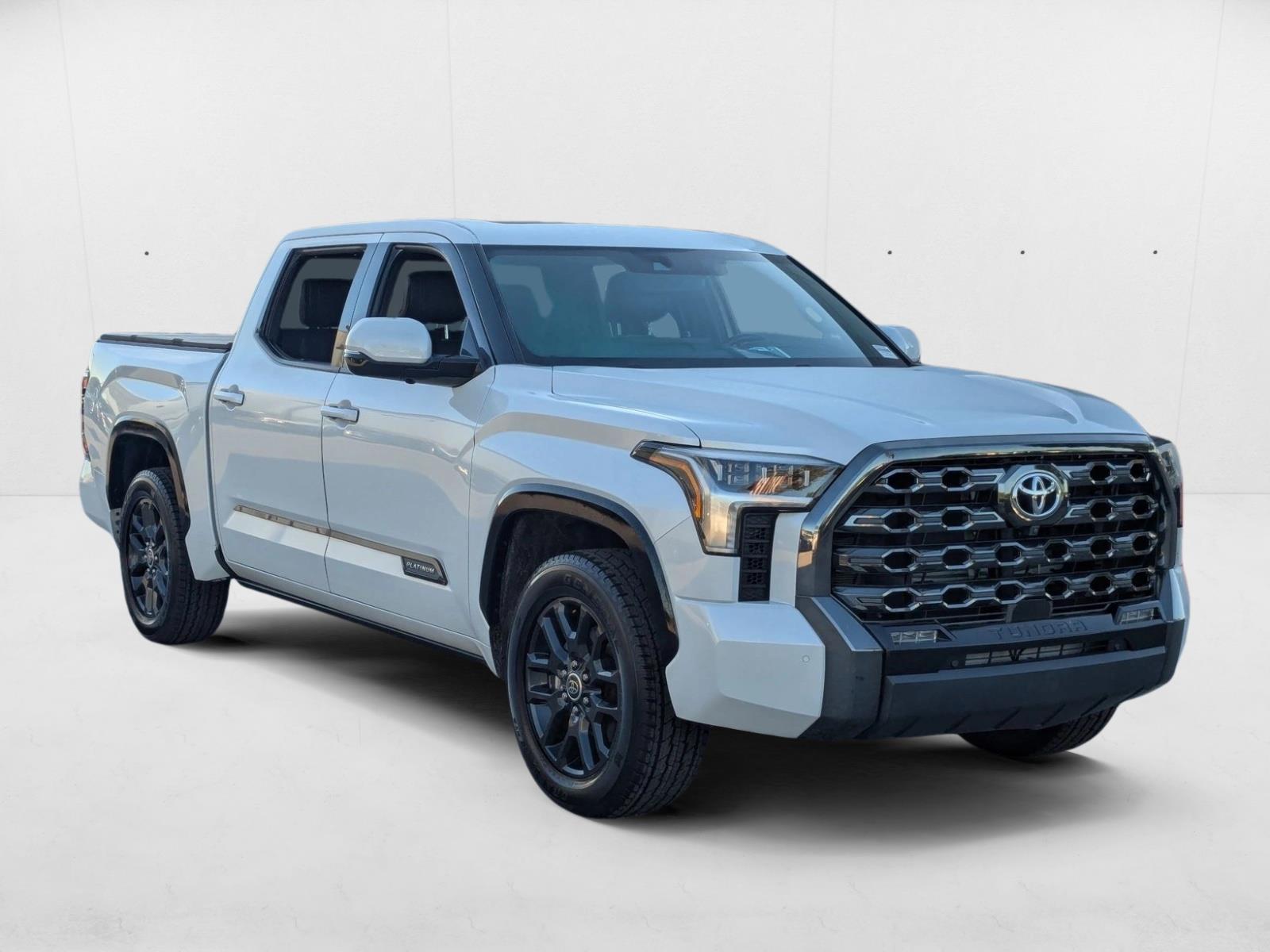 2022 Toyota Tundra Platinum CrewMax photo 3