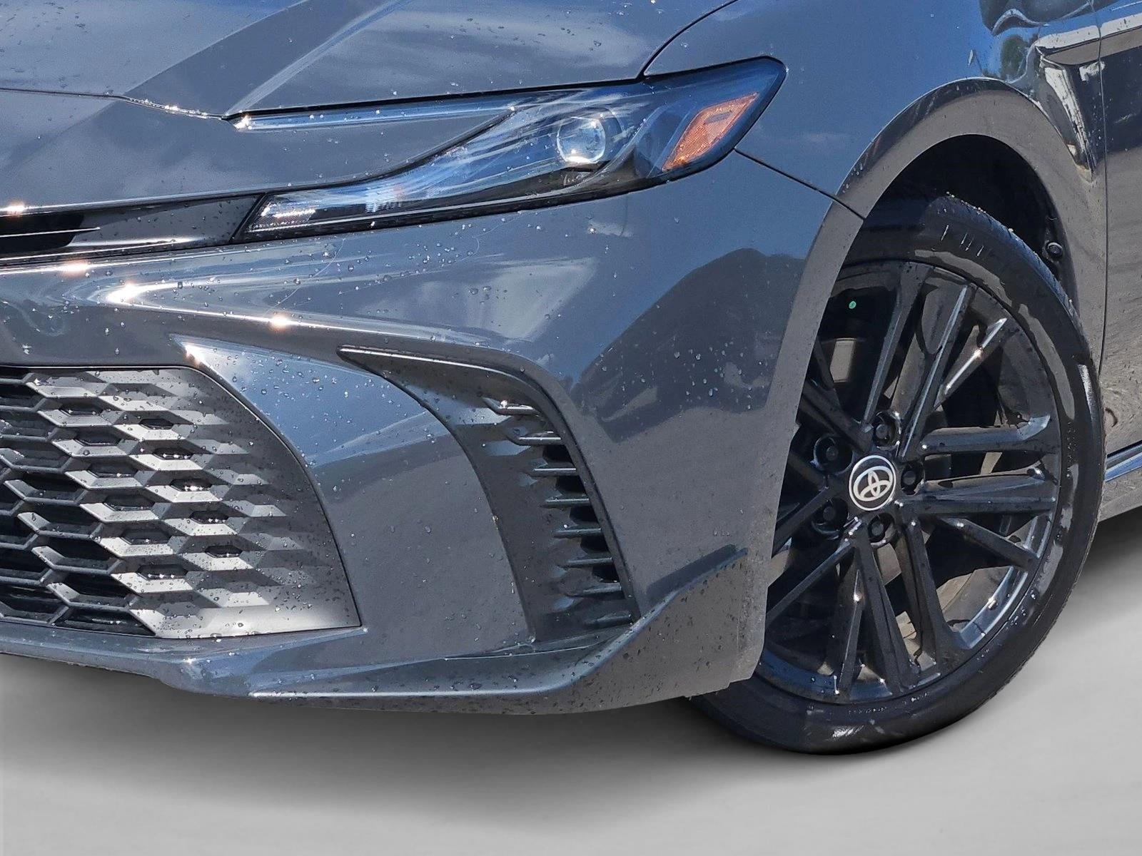 2025 Toyota Camry SE photo 4