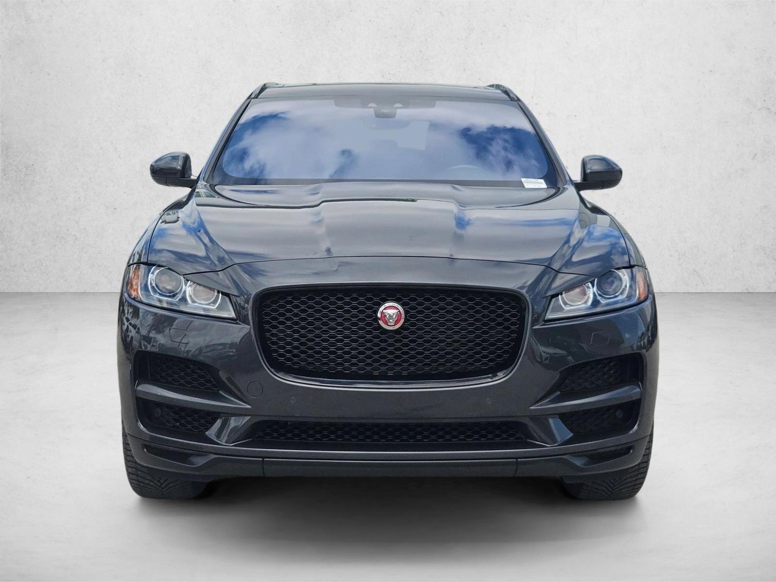 2020 Jaguar F-PACE Premium photo 2