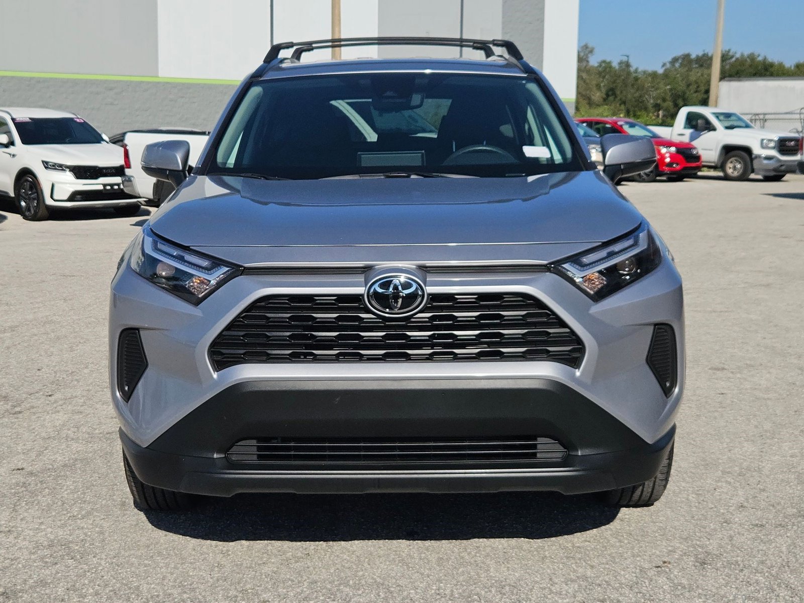 2025 Toyota RAV4 XLE photo 2