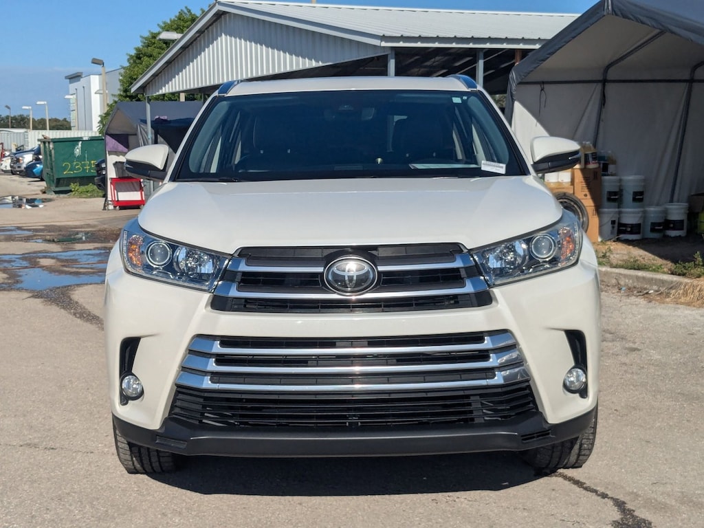Used 2017 Toyota Highlander Limited V6 SUV