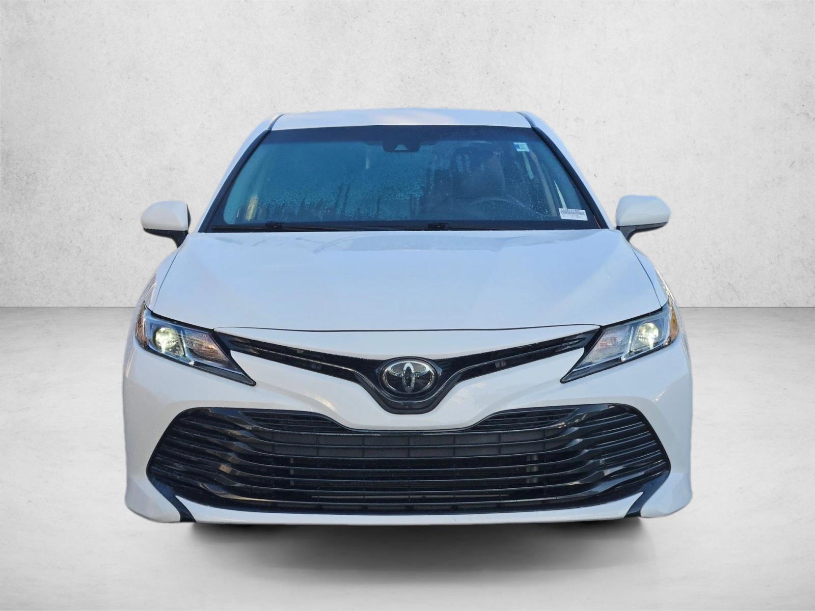 2020 Toyota Camry LE SE photo 2