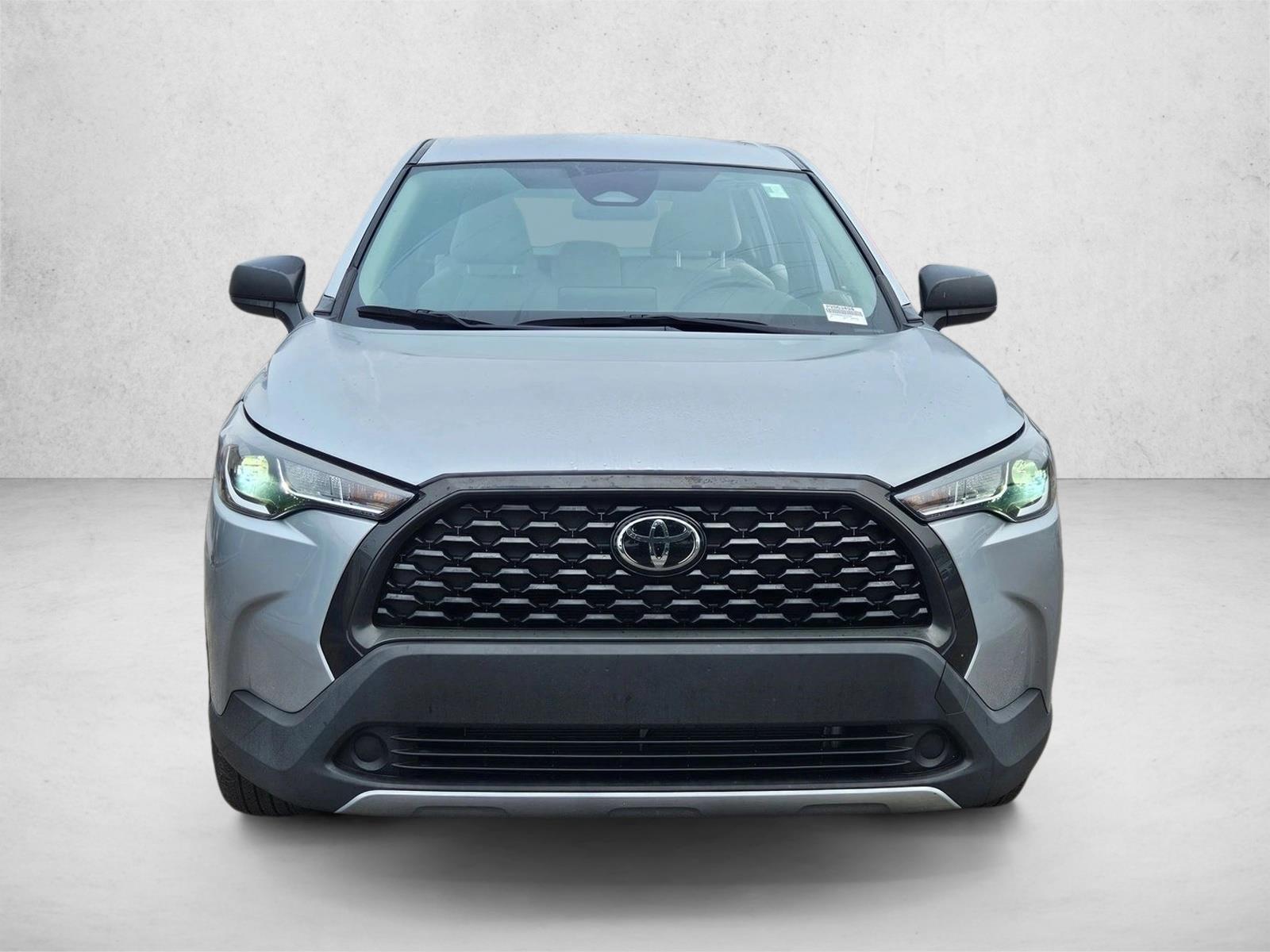 2023 Toyota Corolla Cross L photo 2