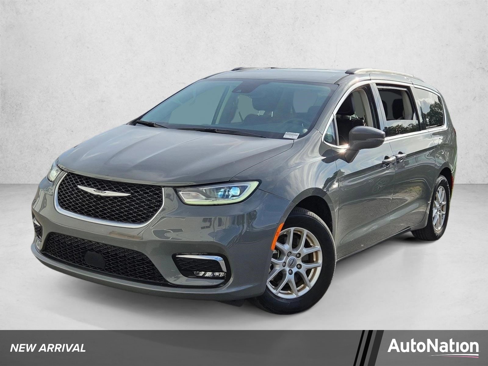2022 Chrysler Pacifica Touring L's photo