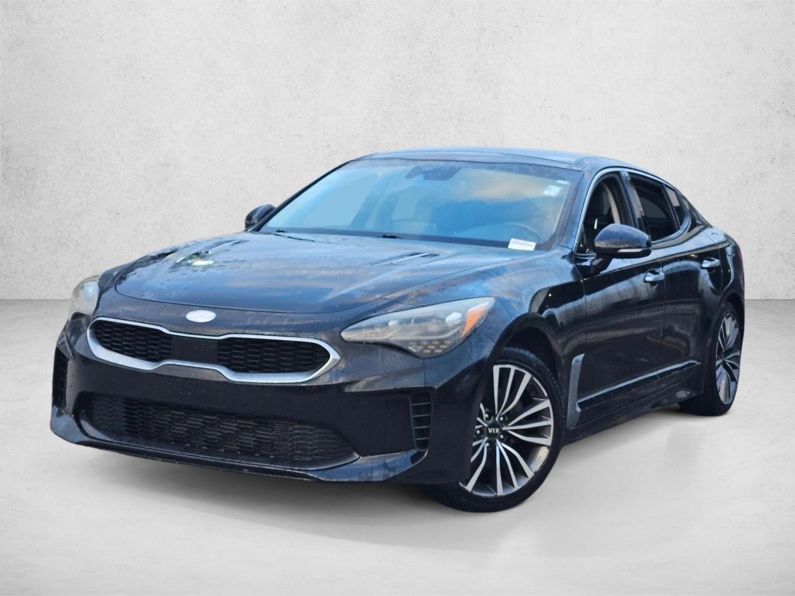 2018 Kia Stinger Premium's photo