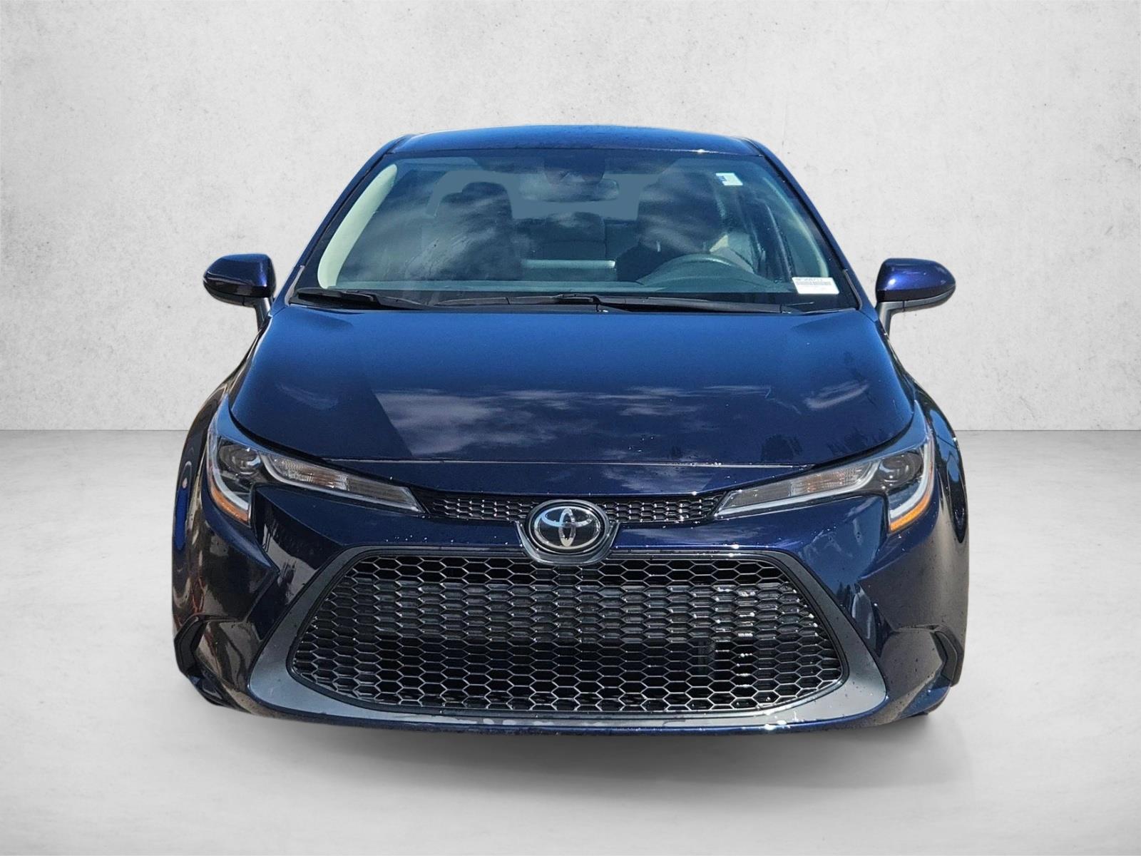 2022 Toyota Corolla LE photo 2