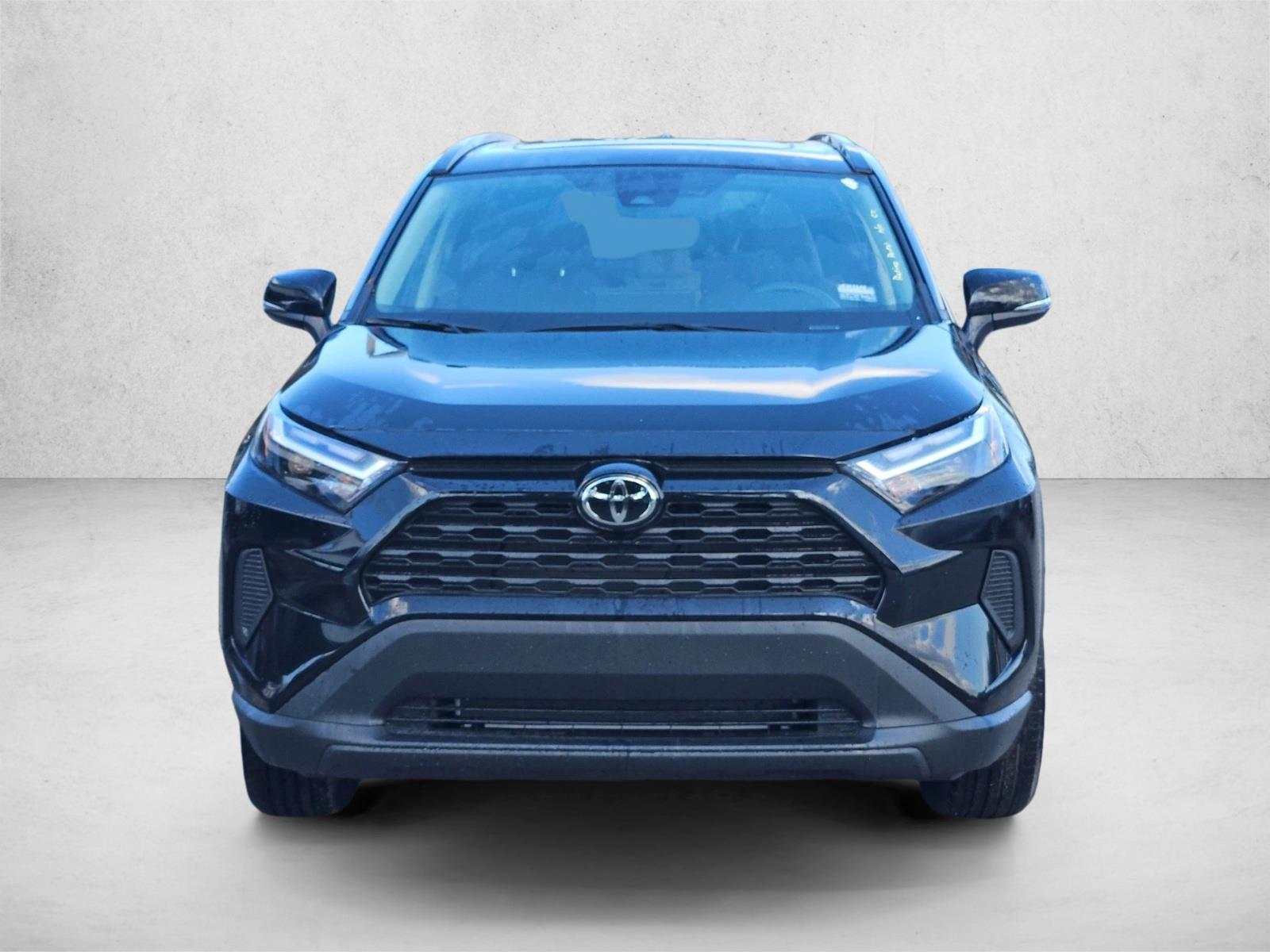 2025 Toyota RAV4 XLE photo 2