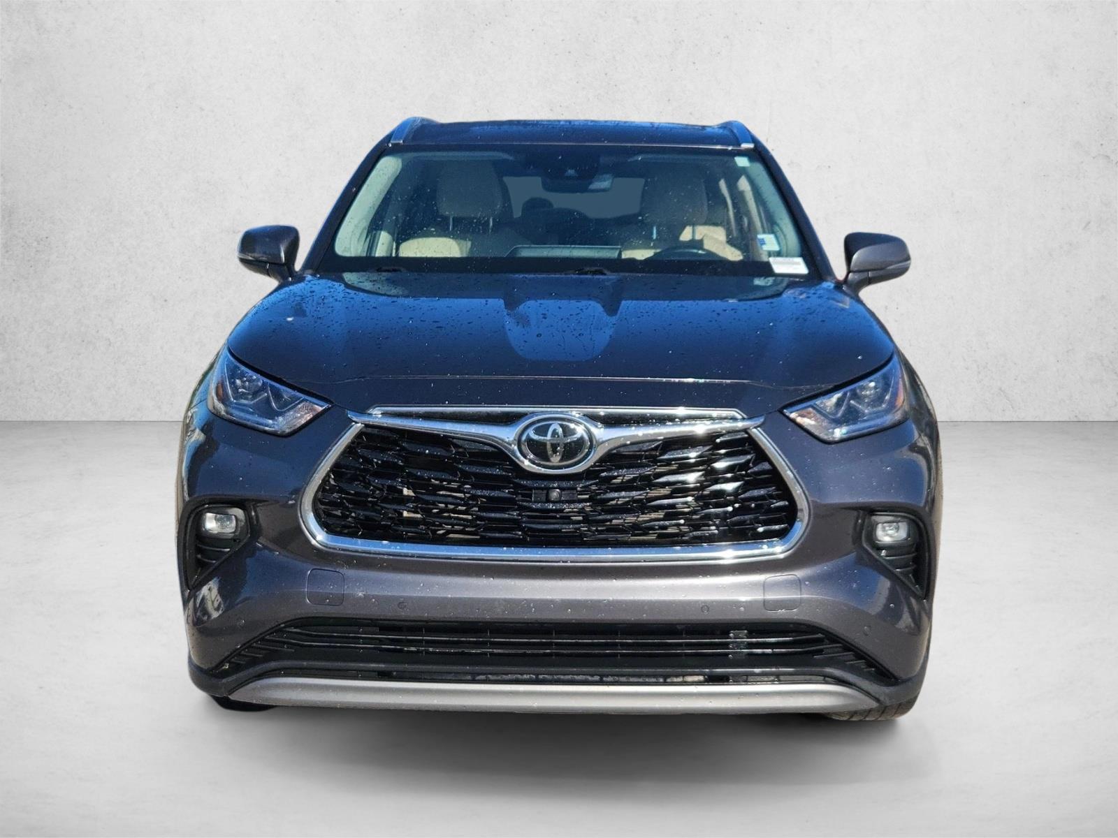 2022 Toyota Highlander Platinum photo 2