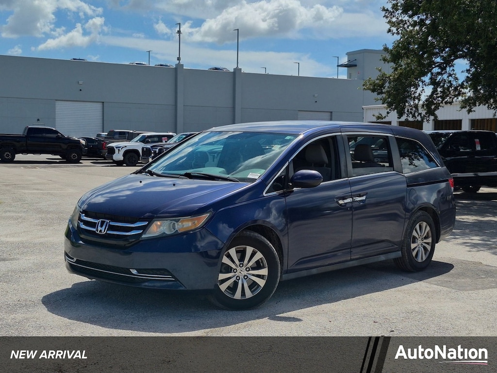 Used 2016 Honda Odyssey SE Van Passenger Van
