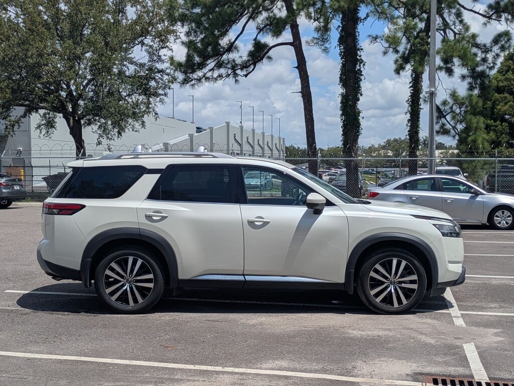 Used 2023 Nissan Pathfinder Platinum SUV