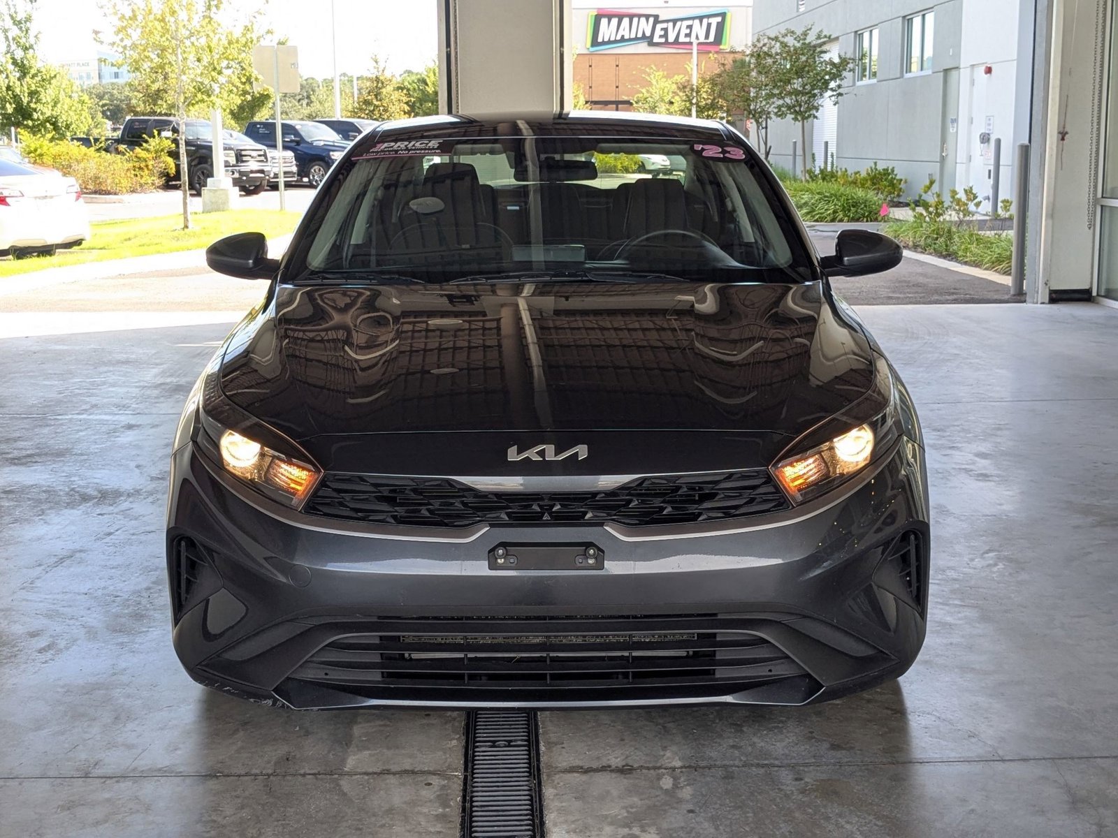 2023 Kia Forte LXS photo 2