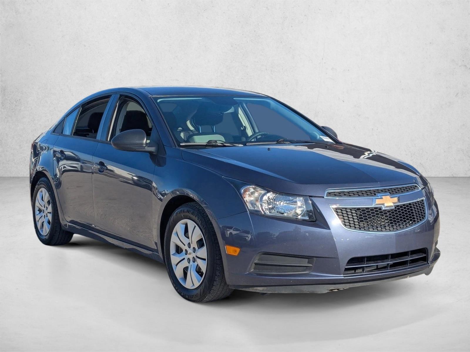 2014 Chevrolet Cruze LS photo 3