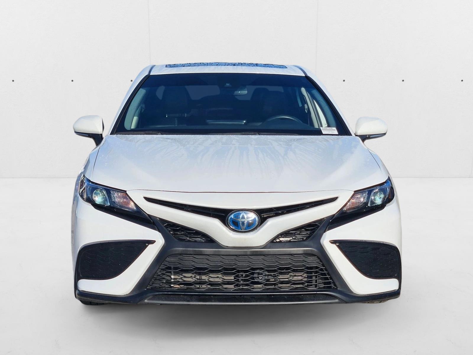2024 Toyota Camry Hybrid SE photo 2