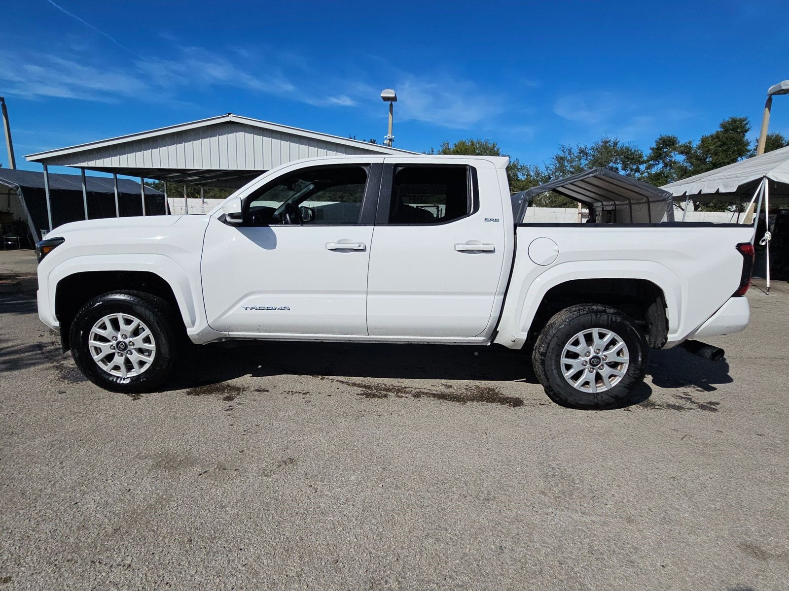 2024 Toyota Tacoma SR5 Double Cab photo 3