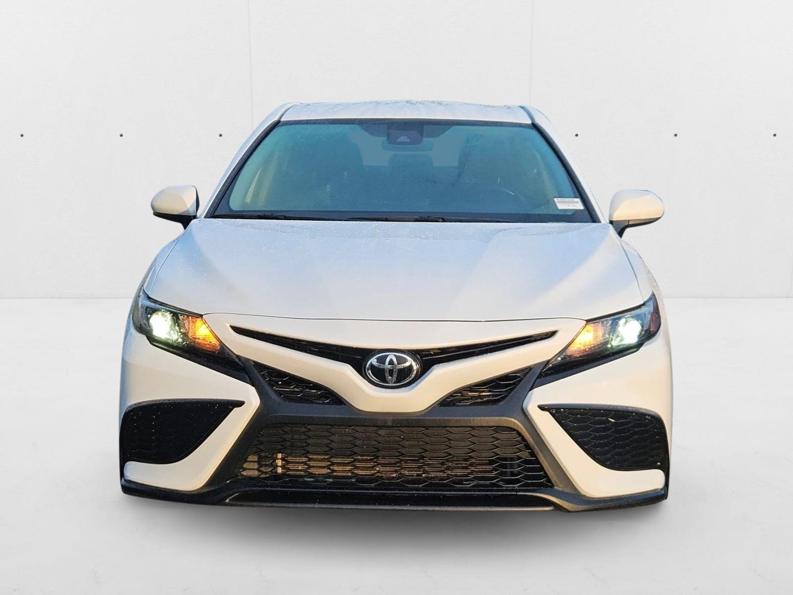 2021 Toyota Camry SE photo 2