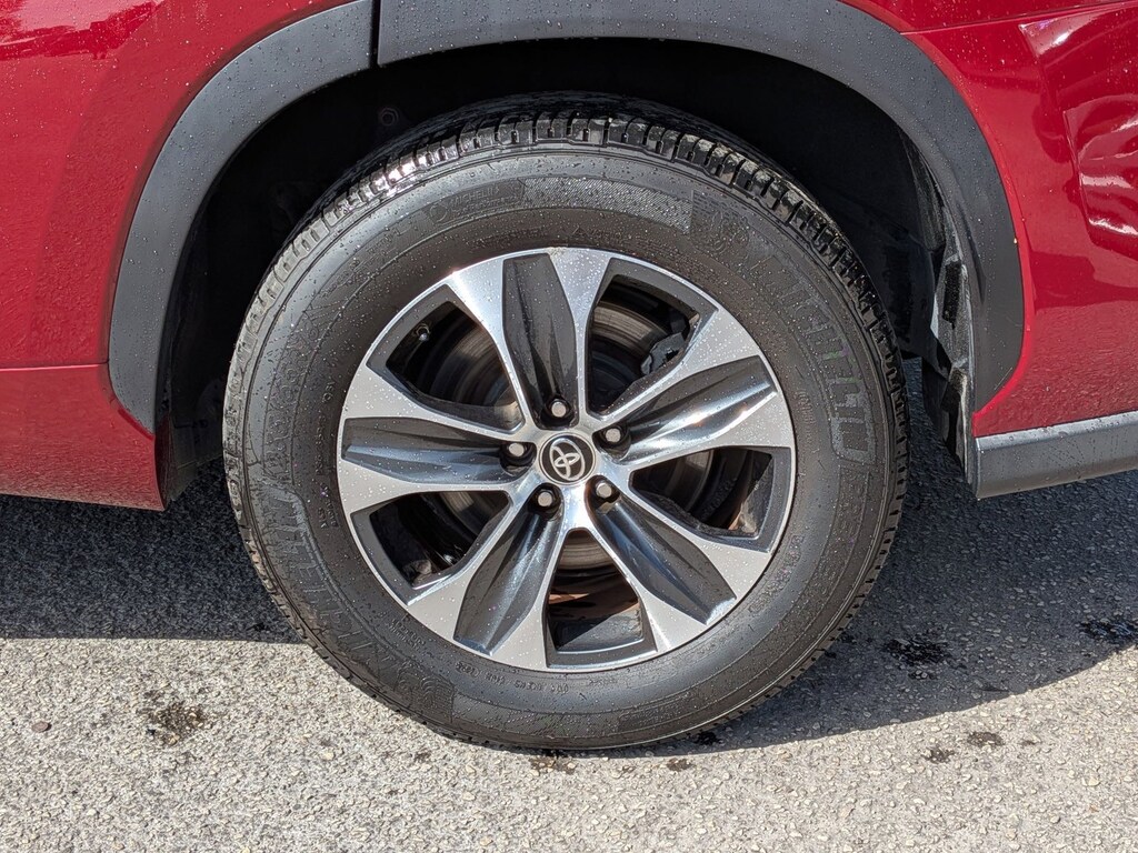 Used 2020 Toyota Highlander XLE SUV