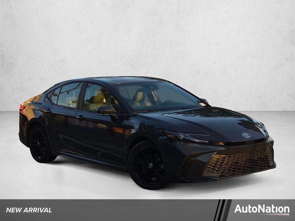 Used 2025 Toyota Camry SE Sedan