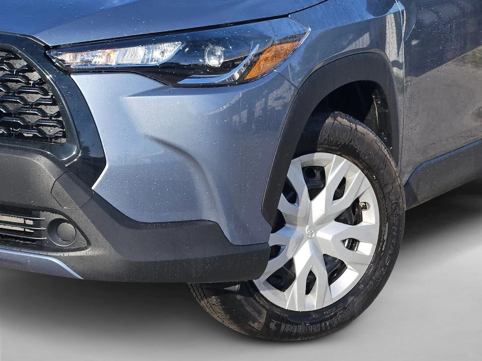 2025 Toyota Corolla Cross L photo 3