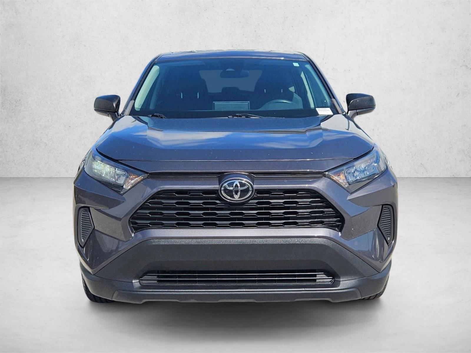 2022 Toyota RAV4 LE photo 2
