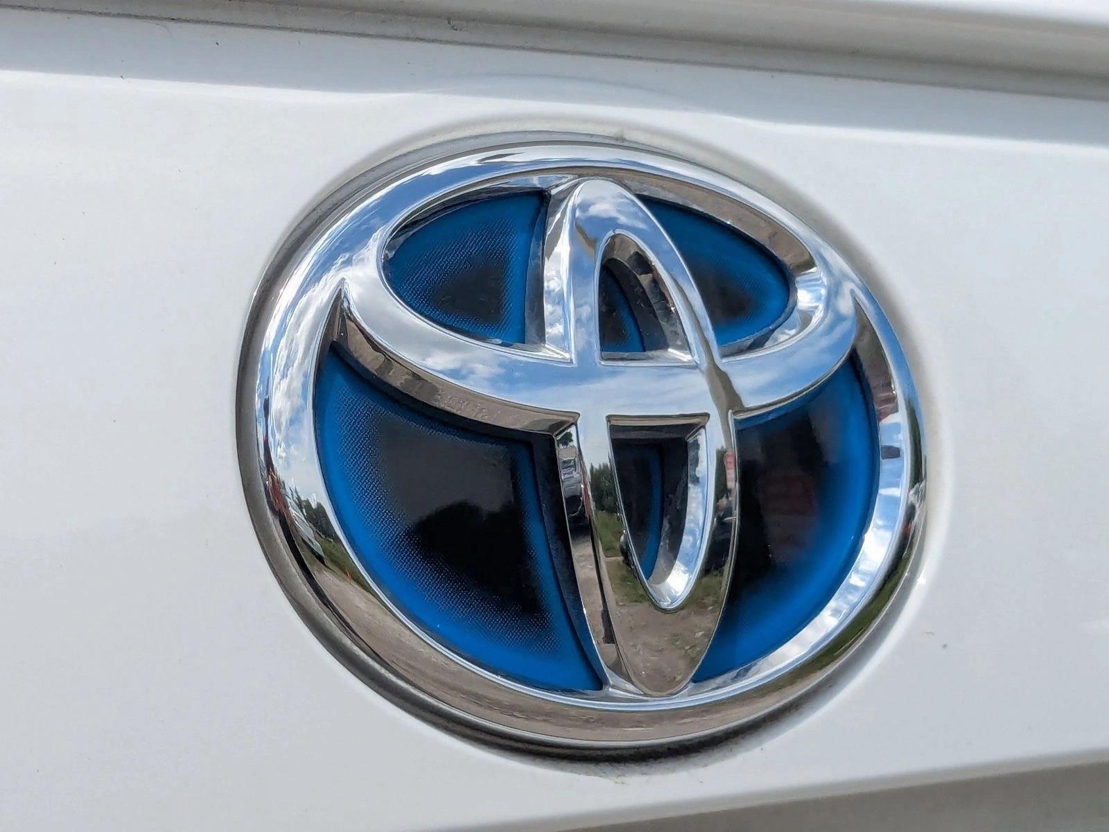 2022 Toyota RAV4 Hybrid XLE photo 4