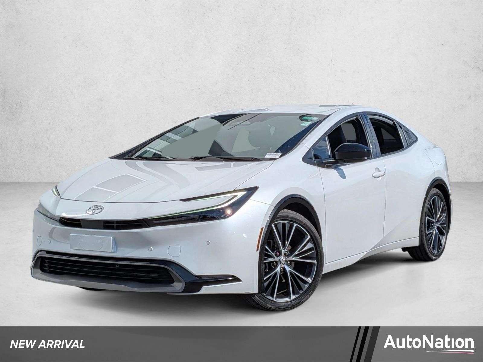 2023 Toyota Prius XLE FWD's photo