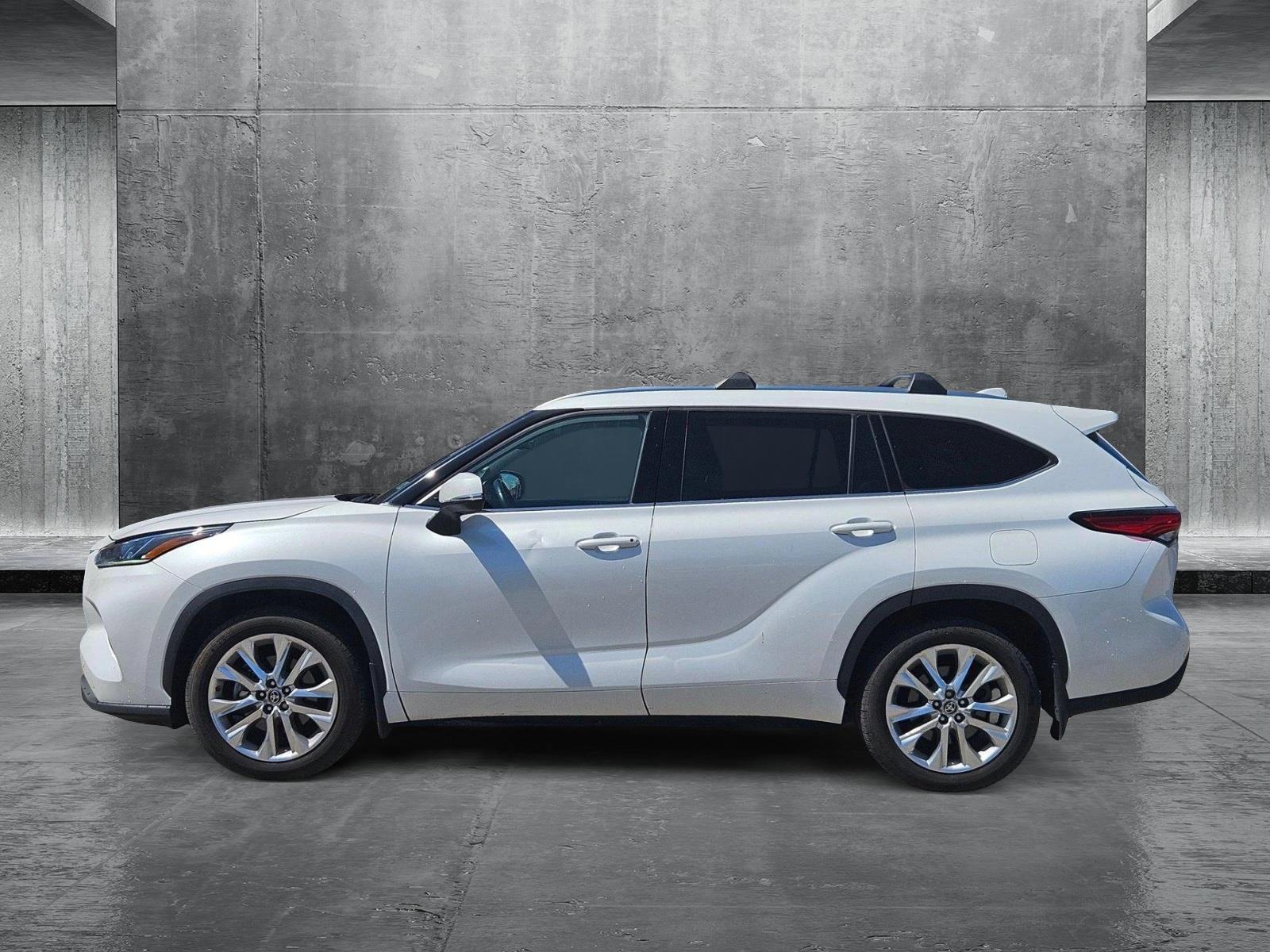 2022 Toyota Highlander Limited photo 3