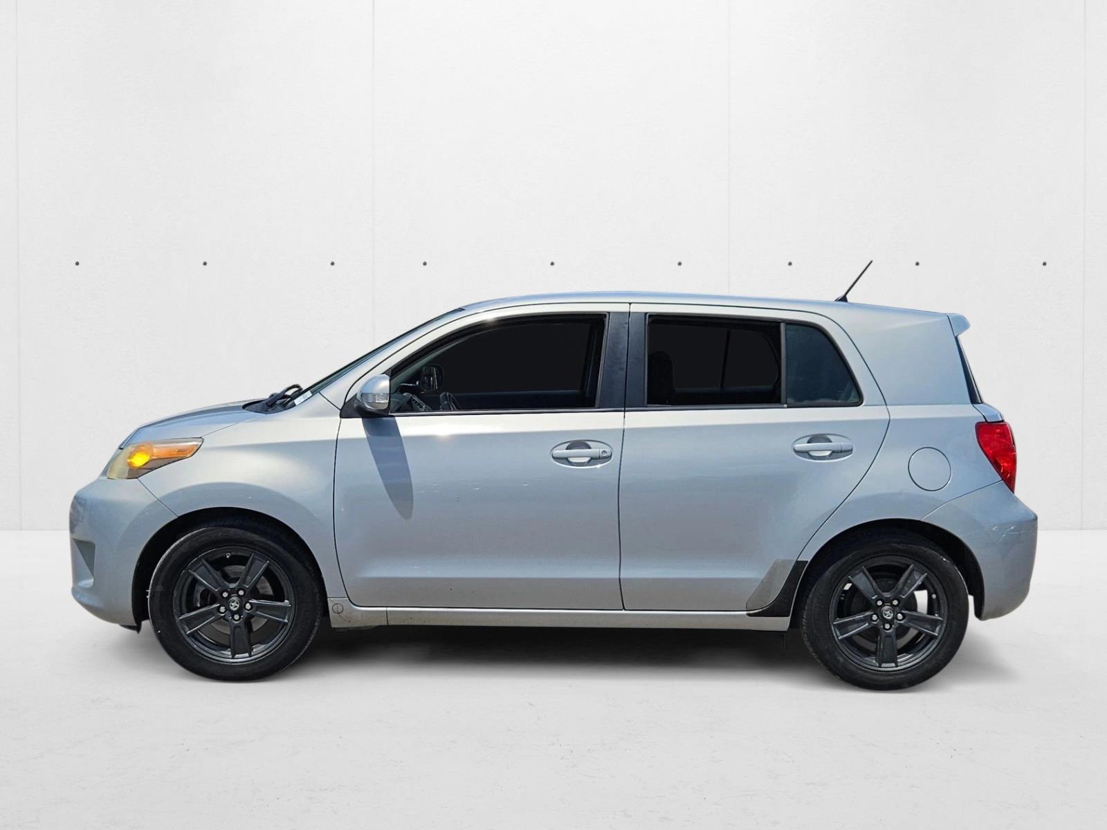 2013 Scion xD Base photo 4