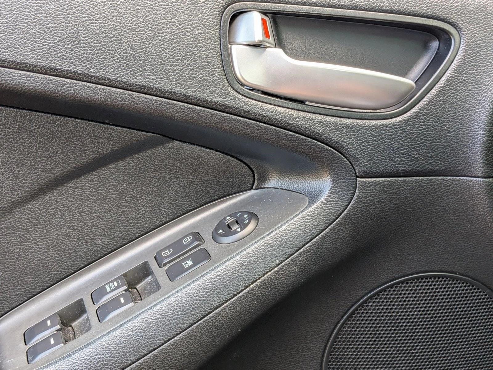 Used 2018 Kia FORTE LX with VIN 3KPFK4A7XJE169328 for sale in Pinellas Park, FL