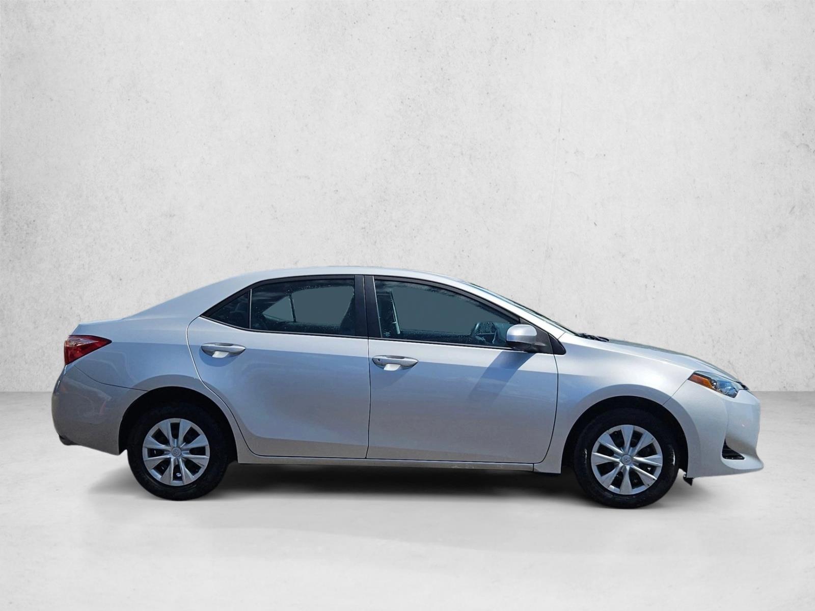 2017 Toyota Corolla L photo 4