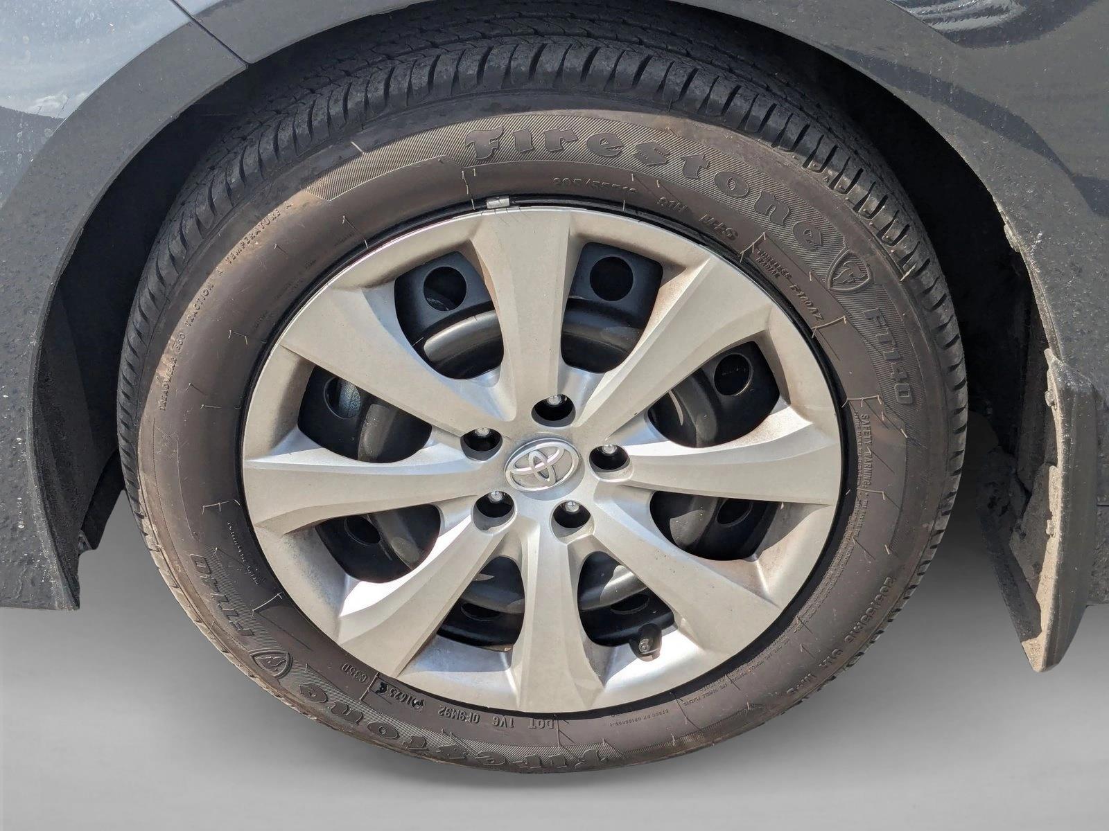 2025 Toyota Corolla LE photo 3