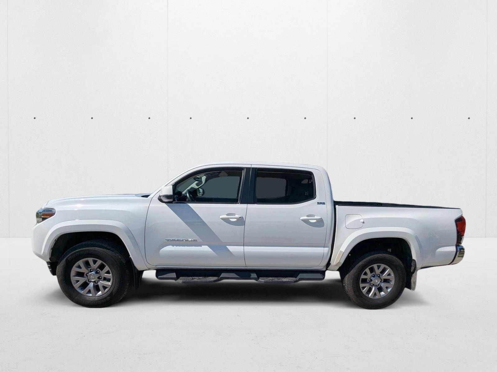 2018 Toyota Tacoma SR5 V6 photo 2