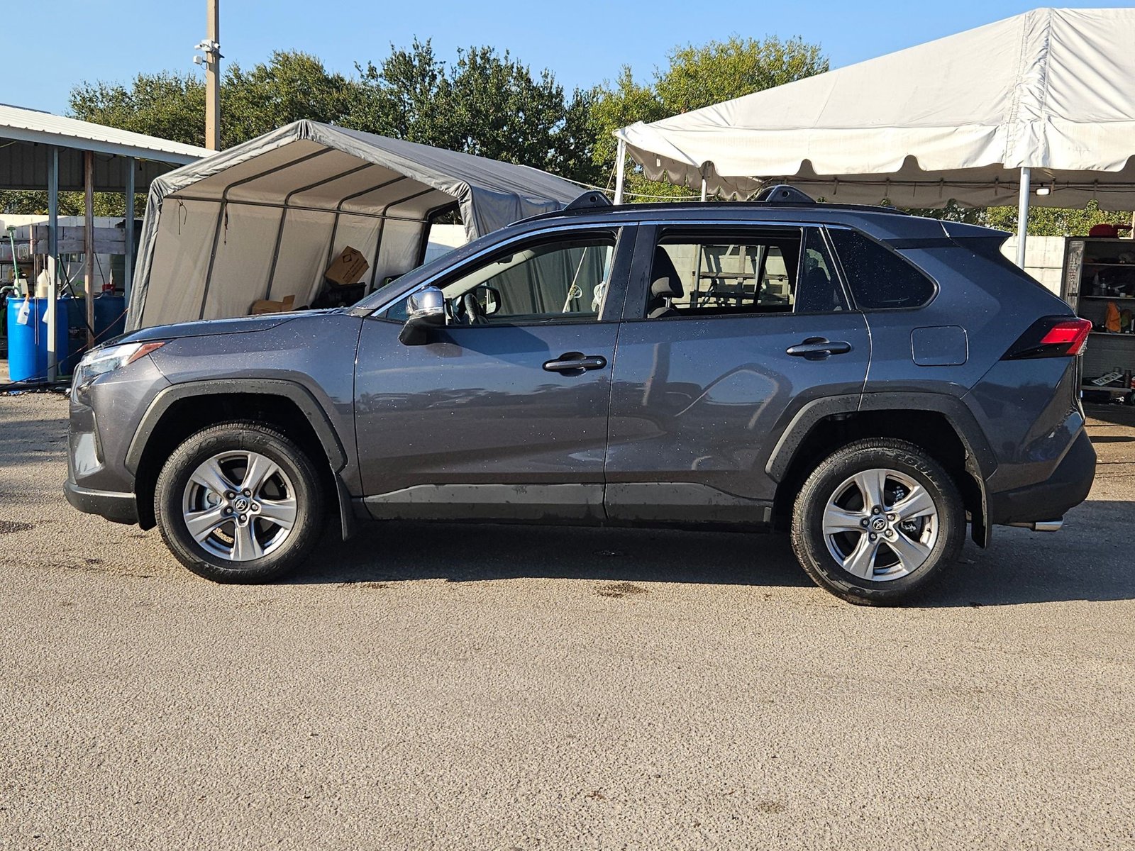 2025 Toyota RAV4 XLE photo 2