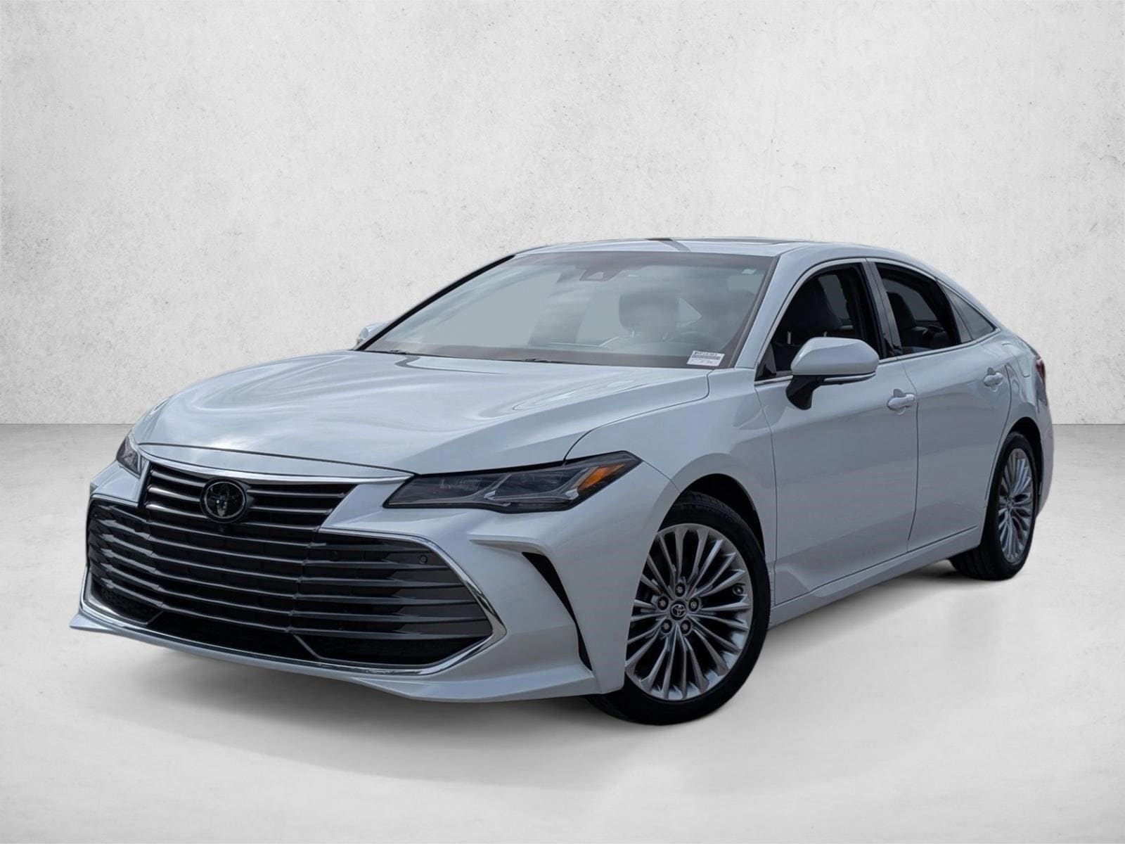2019 Toyota Avalon Limited's photo