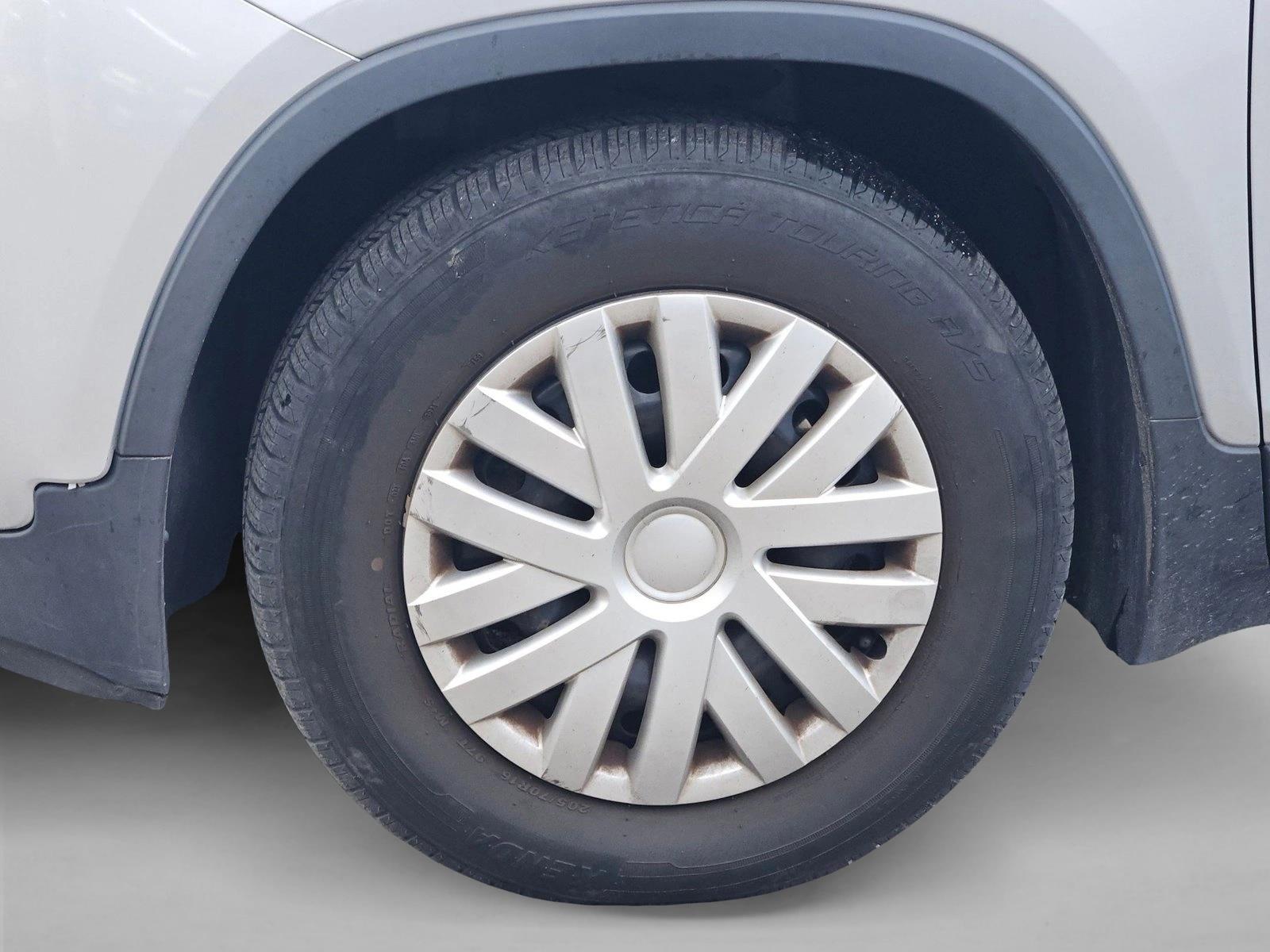 2019 Chevrolet Trax LS photo 4