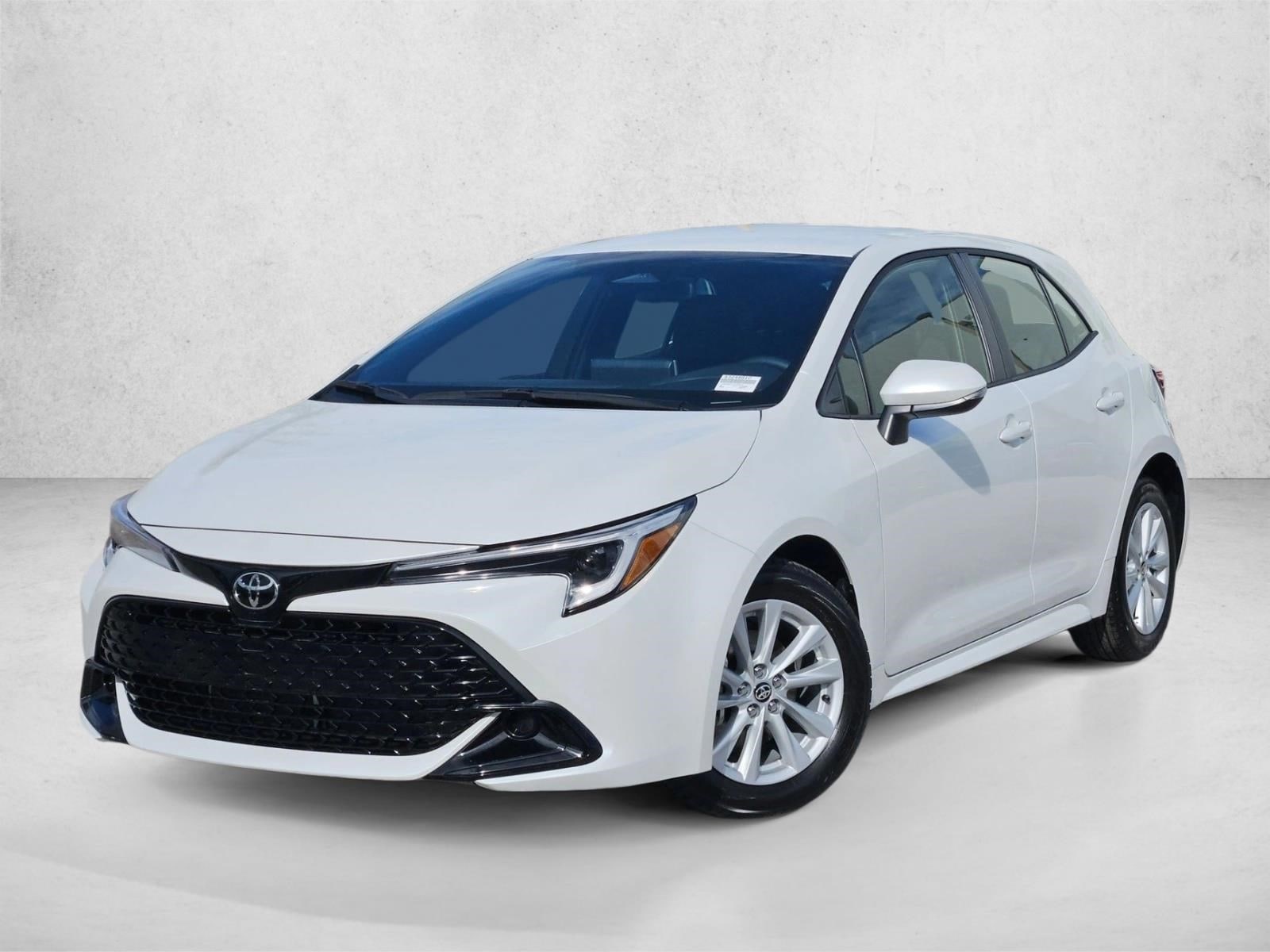 2025 Toyota Corolla Hatchback SE's photo