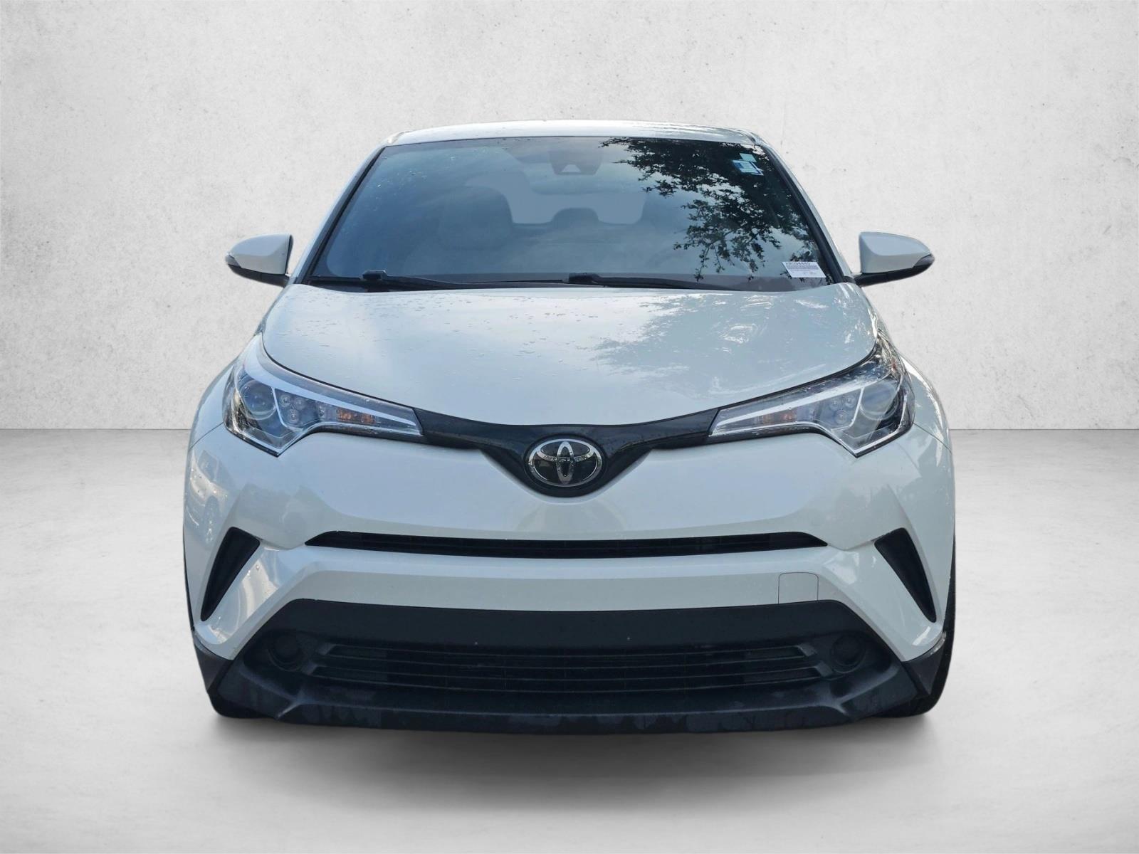 2019 Toyota C-HR XLE photo 2