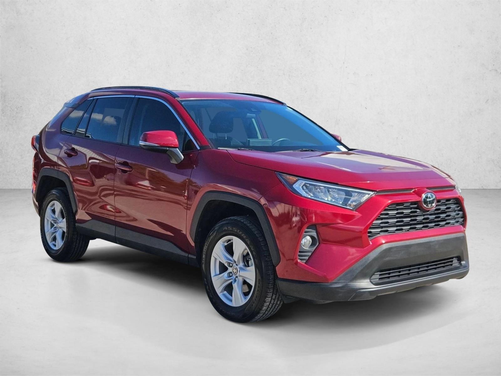 2021 Toyota RAV4 XLE photo 3